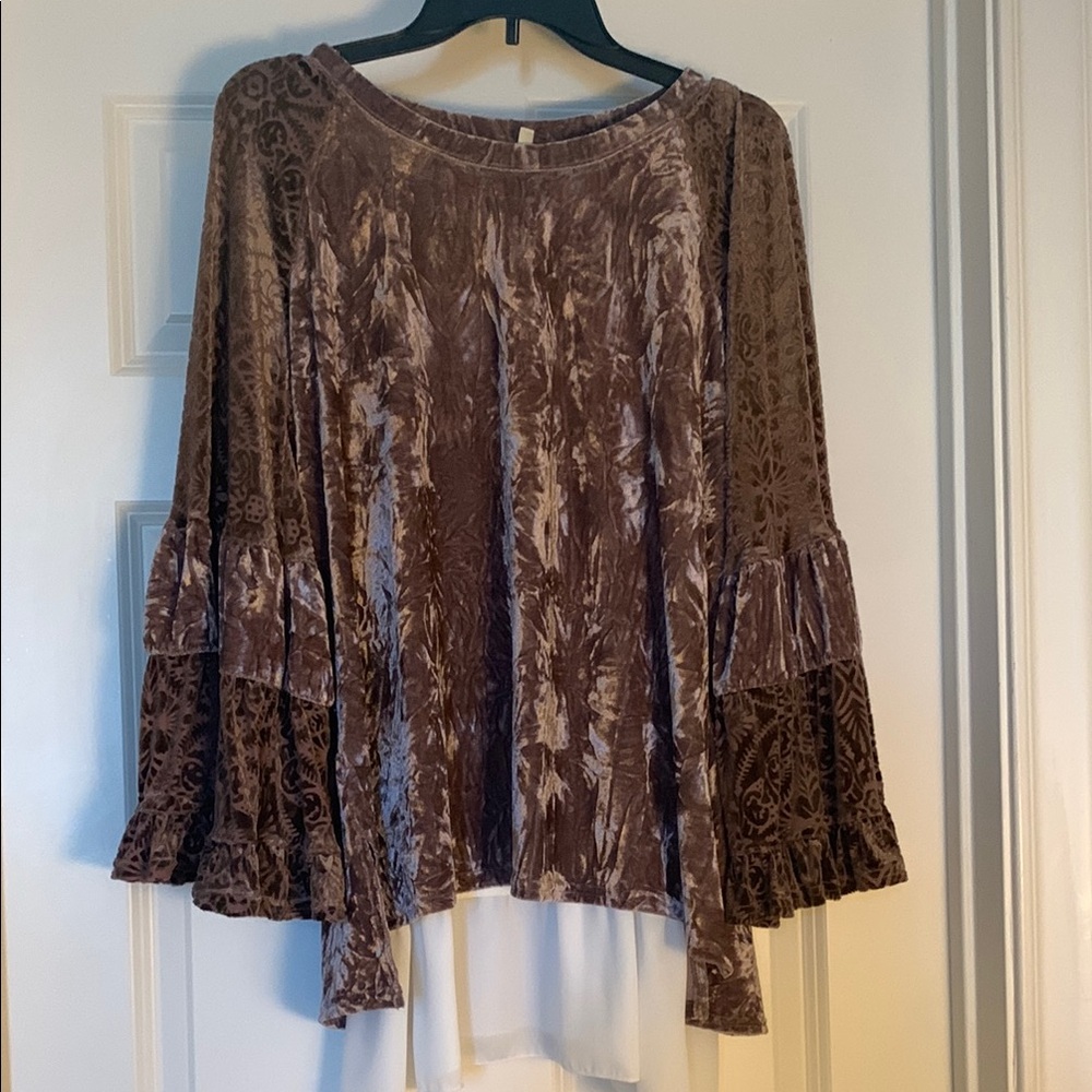2 piece Elegant Purple Velvet Women's Top/Tunic. Like new. Never worn. Size Lg